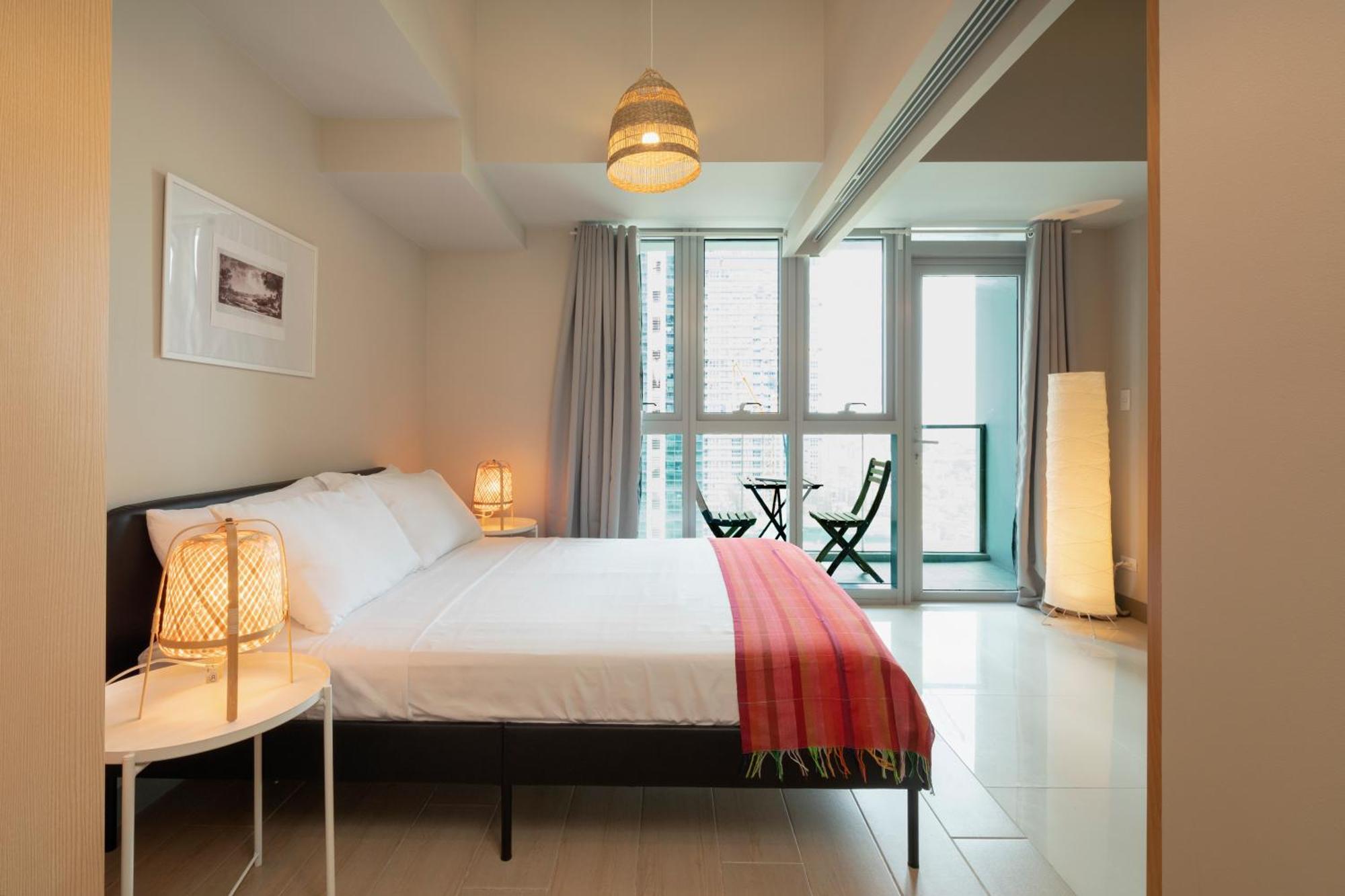 Uptown Parksuites Apartments Tower 2 Bgc By Ph Staycation Манила Экстерьер фото